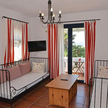 Paradisia Naxos City