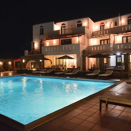 Paradisia Aparthotel 3*