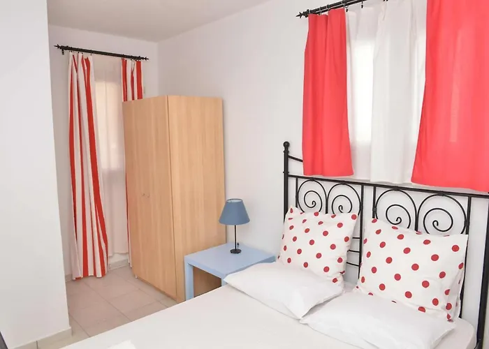 Paradisia Hotel apartamentowy Naxos City