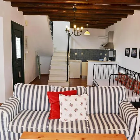 Paradisia Aparthotel 3*