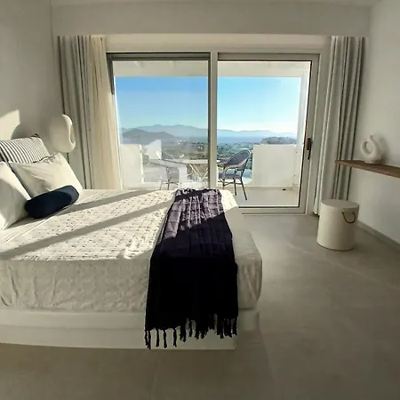 Paradisia Naxos City