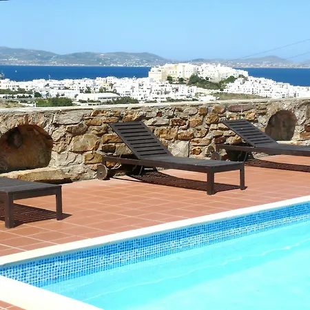Paradisia Aparthotel 3*