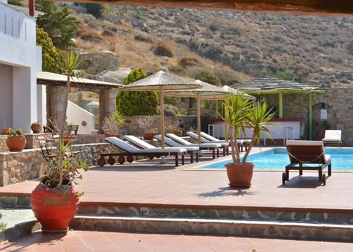 Paradisia Aparthotel 3*